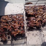 comida familiar en una bodega de vino rioja alavesa